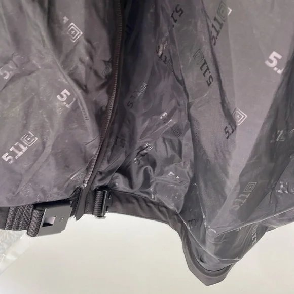 5.11 Men's Medium SABRE JACKET 2.0Tactical Wind and water repellant